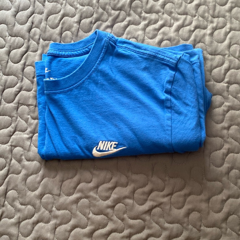 Nike Essentials L T-Shirt